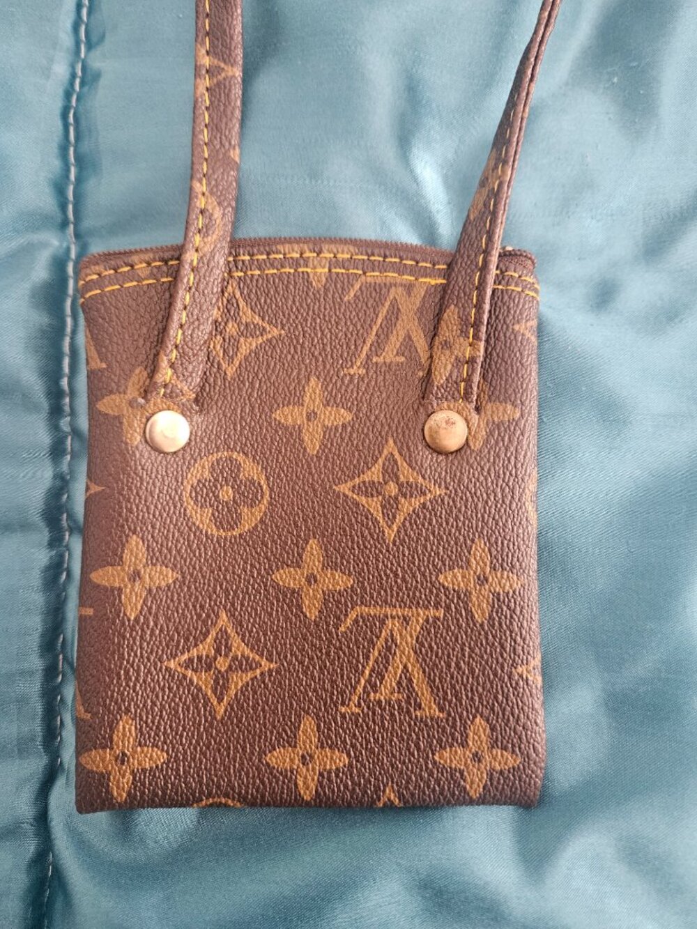 Designer Purse - Picture 3 of 4